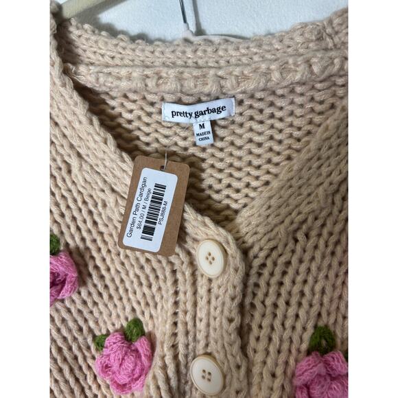 NWT Pretty Garbage Long Sleeve Tan Chunky Knit Cropped Sweater with Roses Sz M - Picture 2 of 3